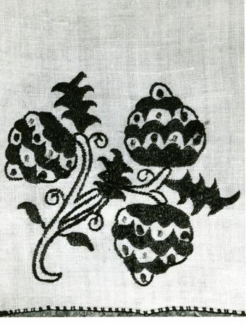 Schnupftuch mit Erdbeerornamenten